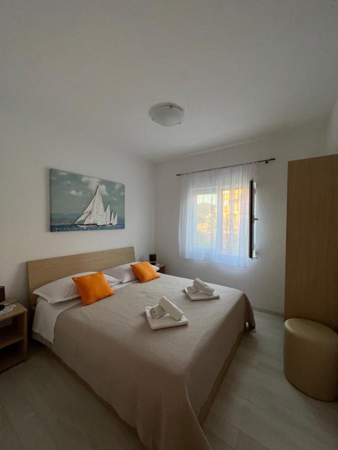Apartmani Tamaris Vinisce Ngoại thất bức ảnh