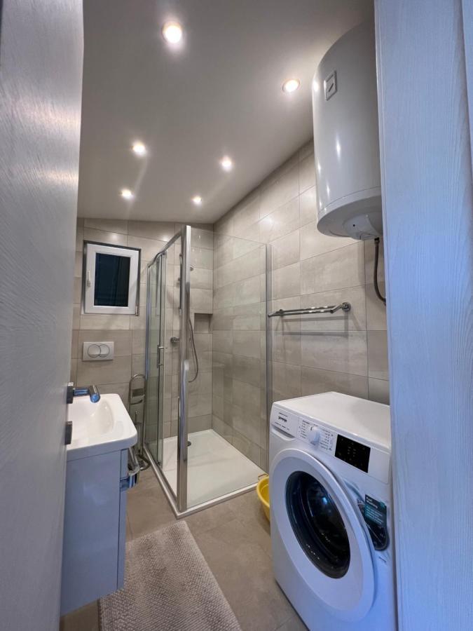 Apartmani Tamaris Vinisce Ngoại thất bức ảnh