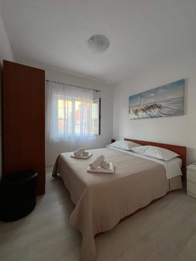 Apartmani Tamaris Vinisce Ngoại thất bức ảnh
